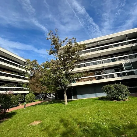 Apartment Ecrin De Verdure Au Chesnay Et Parking Gratuit
